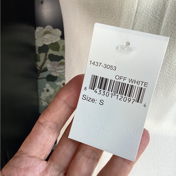 Dress The Population Iris Gown. B20 - Picture 12 of 15